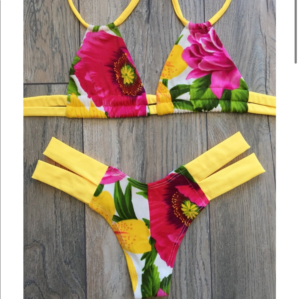 M/L Beautiful Floral bikini